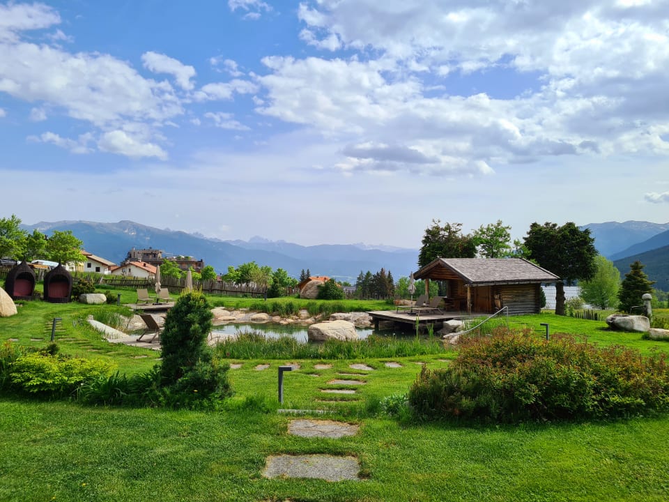 Gartenanlage SONNENBERG | Panorama Dolomites Wellbeing