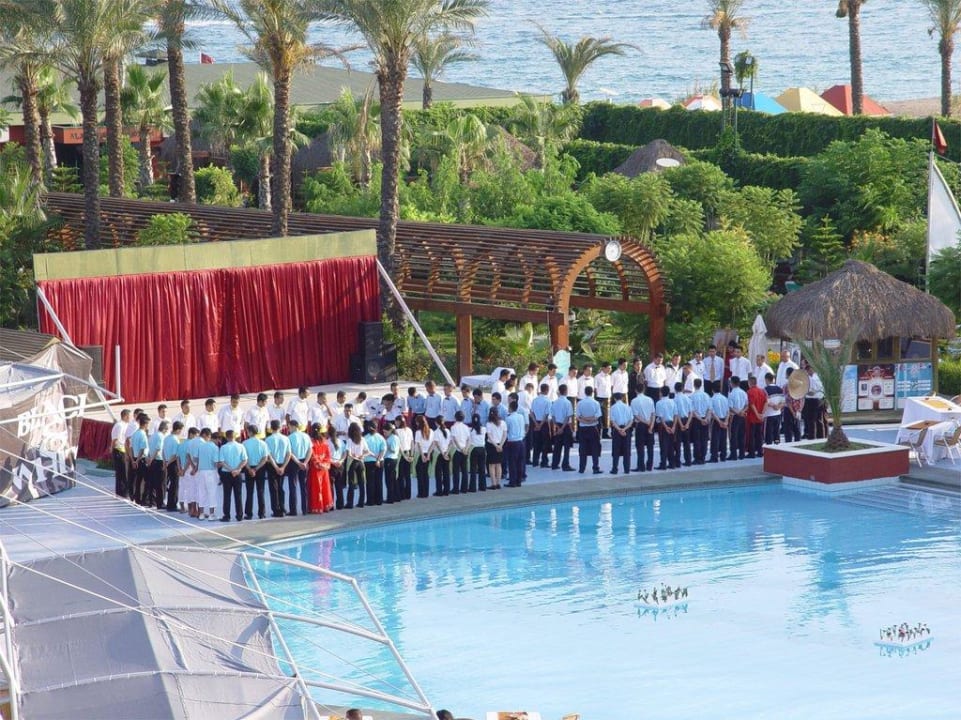 Einschwörung des Hotelpersonals vor der Galanacht Hotel Delphin Diva