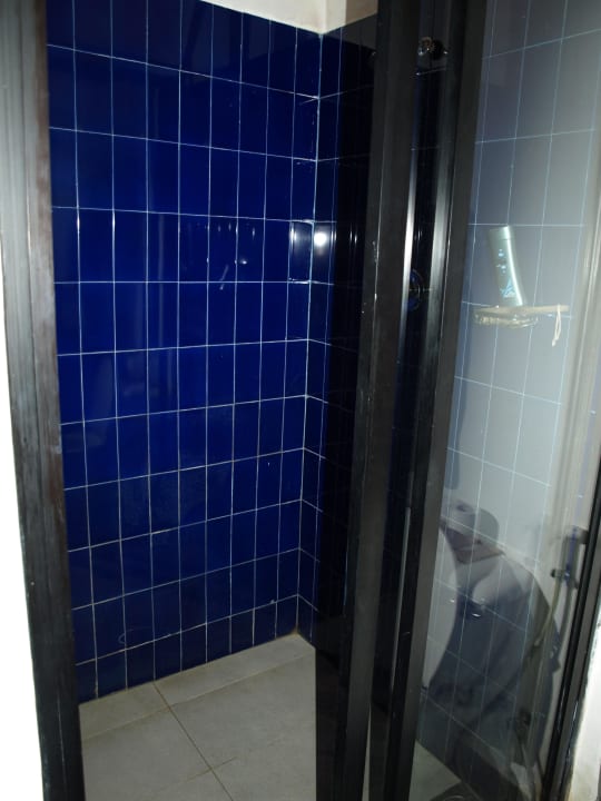 Bad Zimmer 302 Earl’s Reef Beruwala