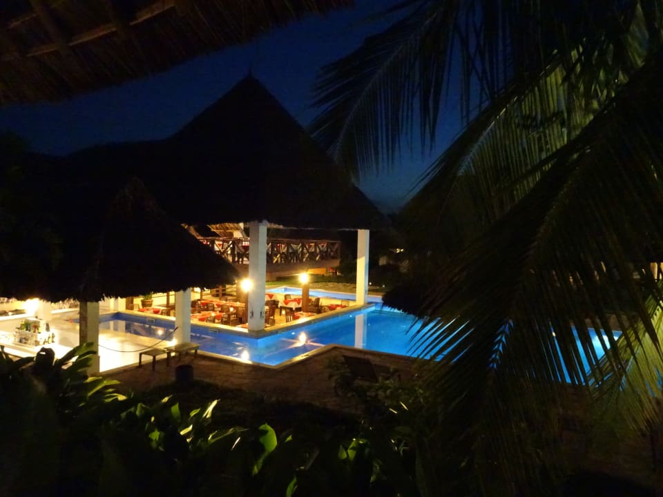 Pool Karafuu Beach Resort & Spa