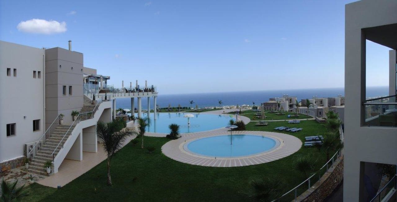 Frühmorgendlicher Ausblick vom Zimmer. The Noverian Scenic Crete 5 Star Hilltop Villa Resort & Spa