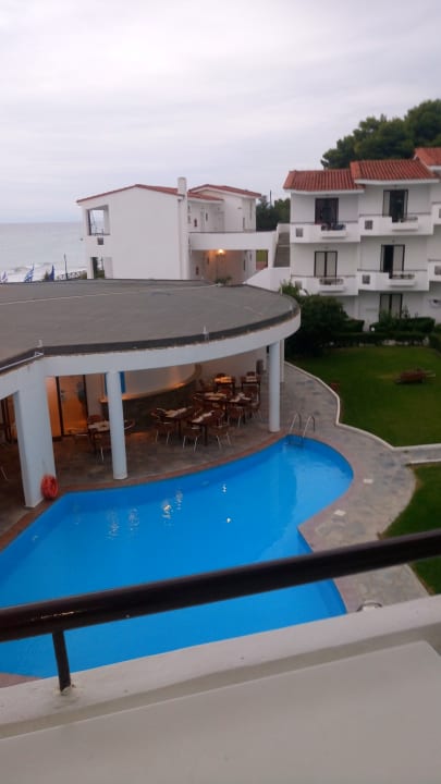 Pool Xenios Dolphin Beach Hotel