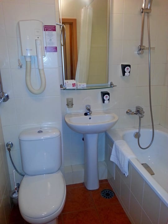 Bathroom AZIMUT Hotel Siberia