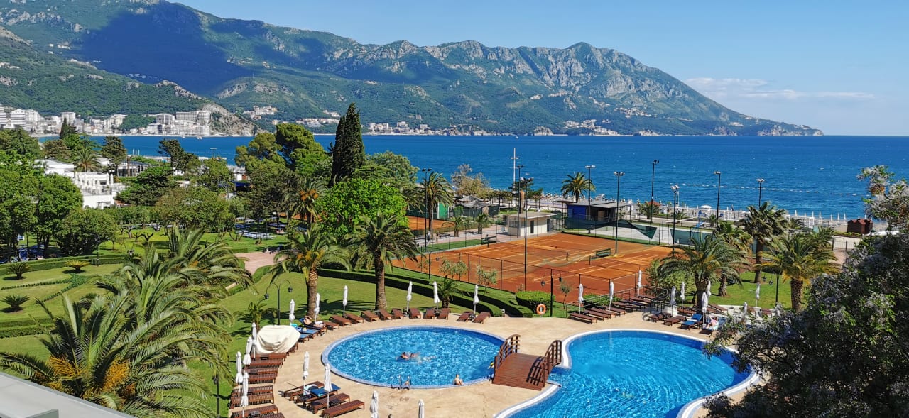 Pool Iberostar Waves Bellevue