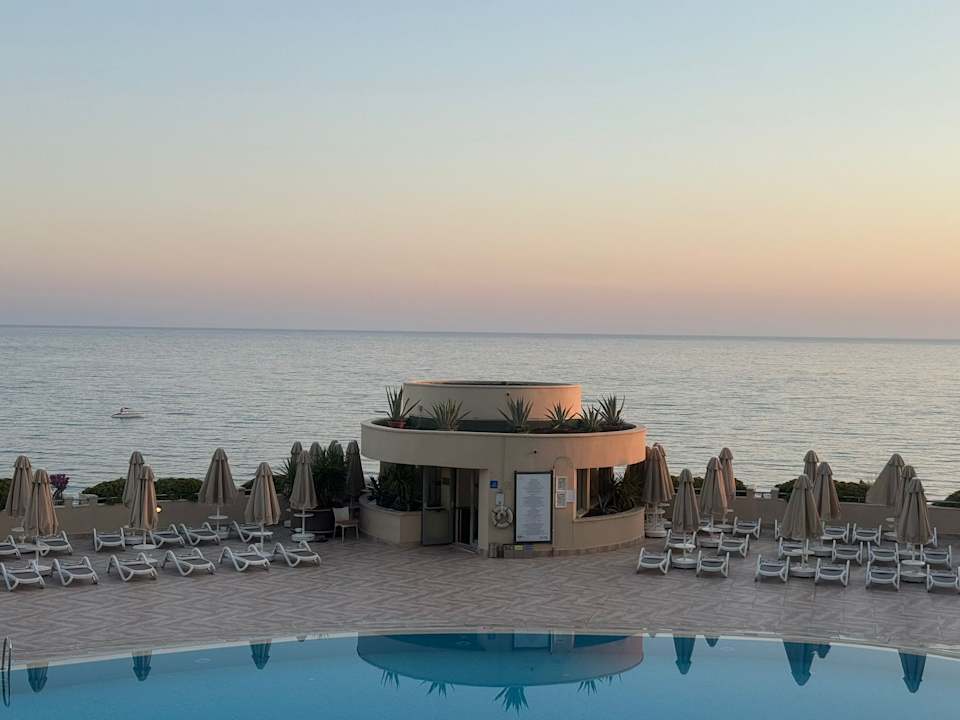 Pool Melas Resort Hotel