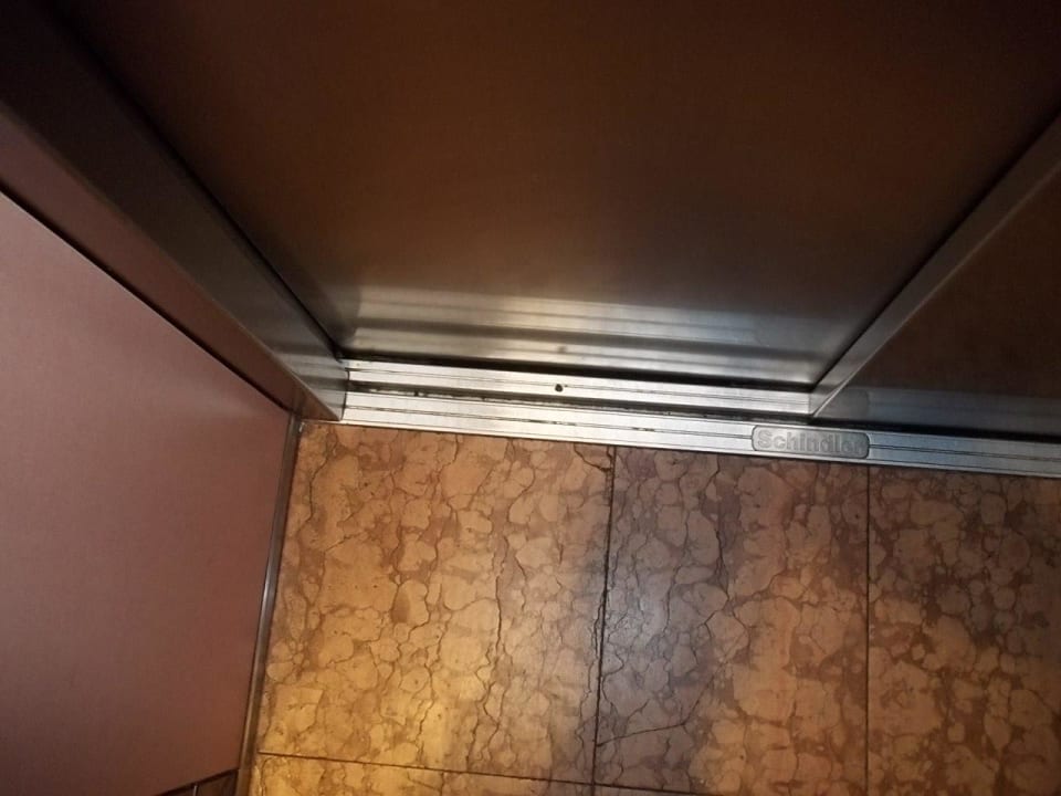 Fahrstuhl innen Amedia Hotel Leipzig