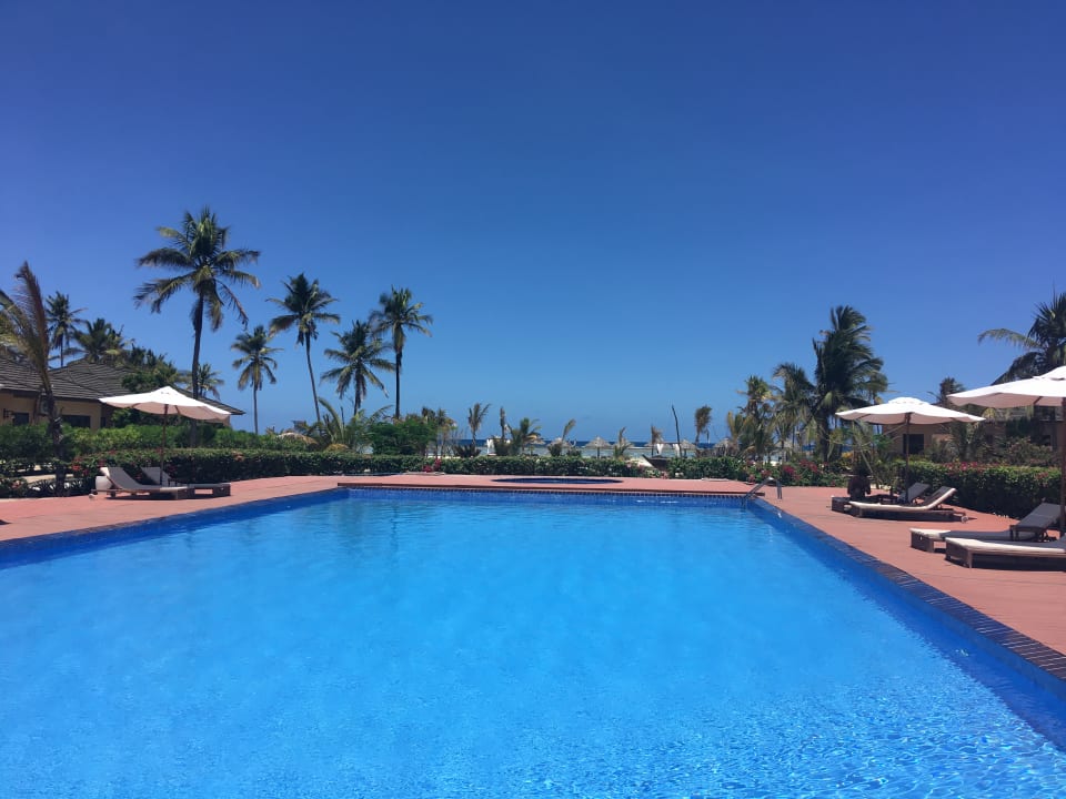 Pool The Sands Beach Resort