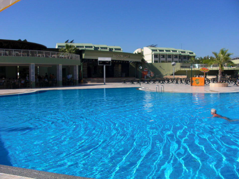 Pool & Strandbar VONRESORT Golden Coast
