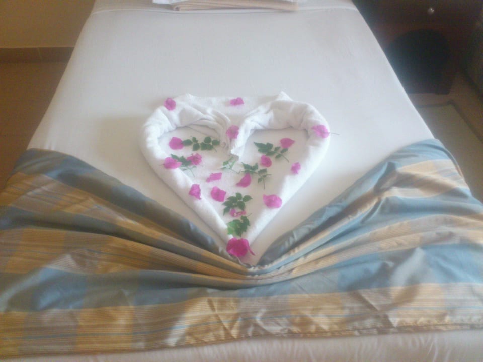 Сердечко из полотенца Stella Beach Resort & Spa Makadi Bay