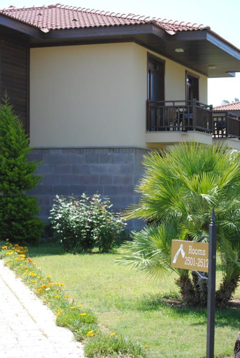 Unser Bungalow von außen TUI BLUE Palm Garden