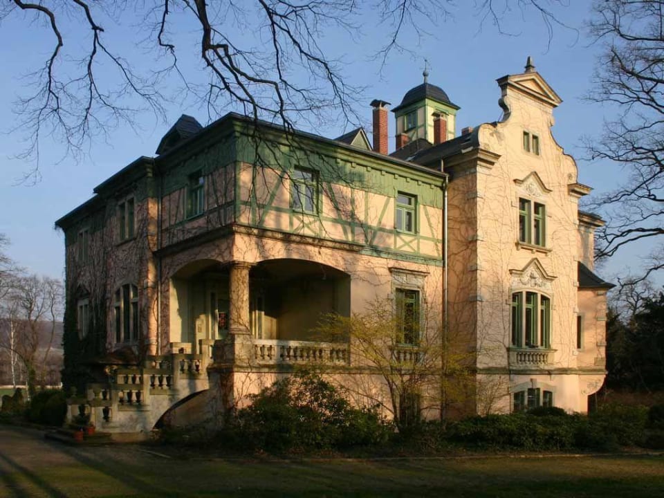 Outside picture Therese-Malten-Villa