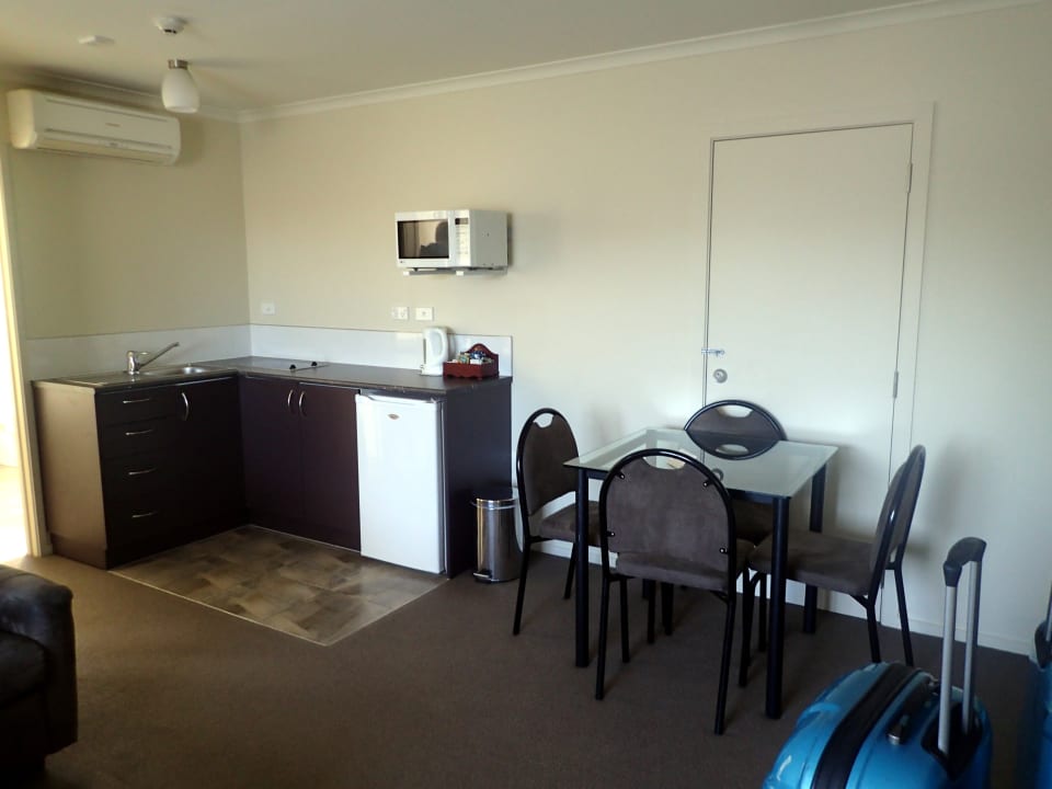 Zimmer BKs Pioneer Motel