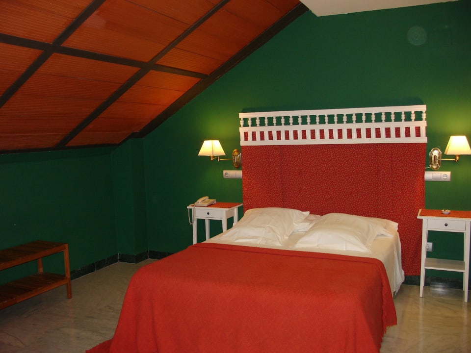 Bedroom in our 'private suite' Hotel Conde de Cárdenas