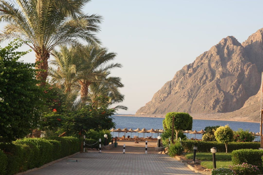 Weg zum Strand Happy Life Village