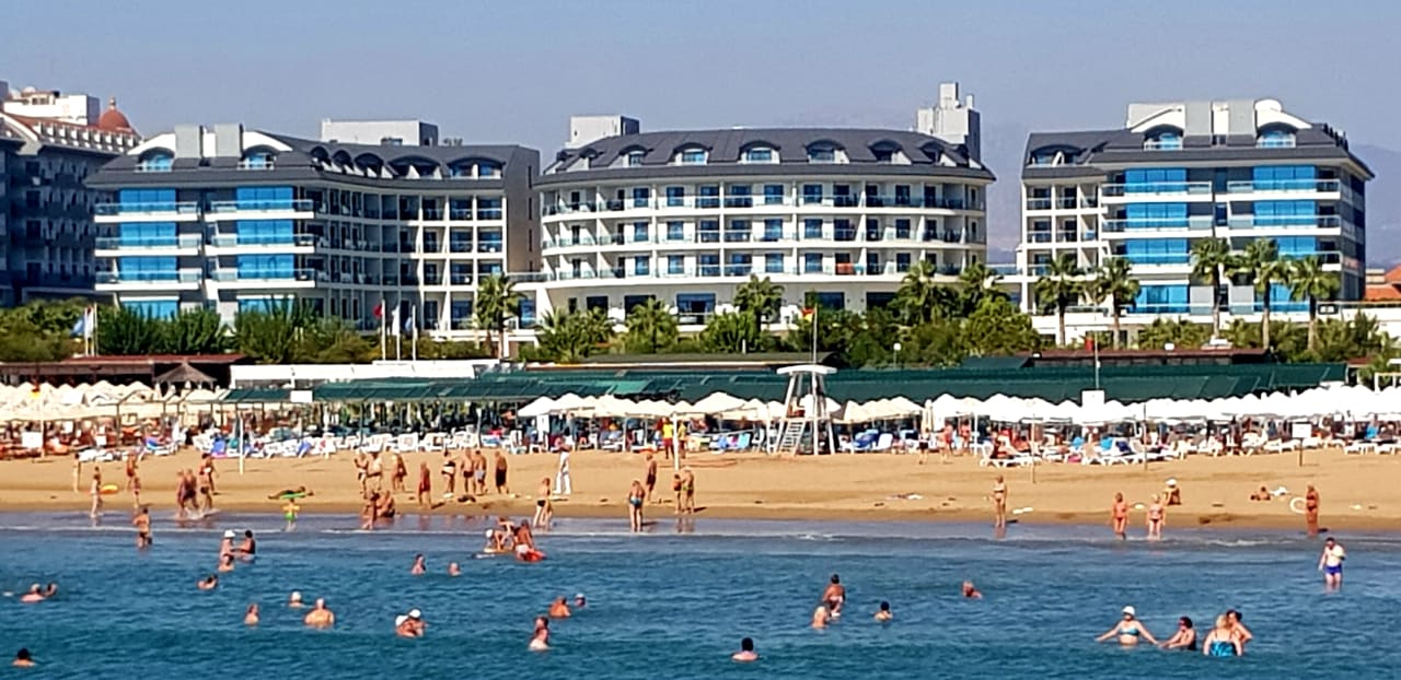 Außenansicht Commodore Elite Suites & Spa - Adults only