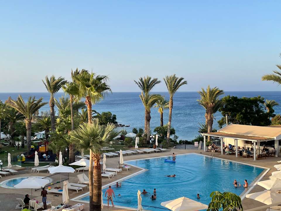 Pool Crystal Springs Beach Hotel