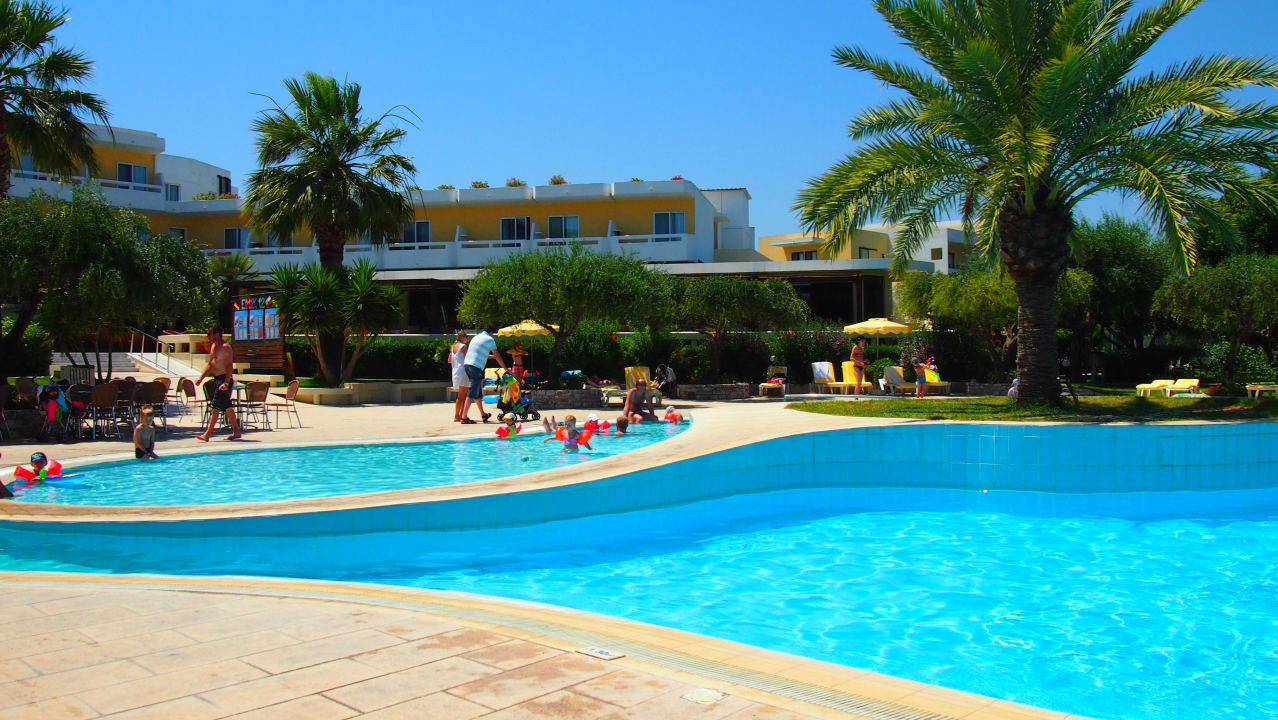 Pierwszy basen TUI KIDS CLUB Alex Beach