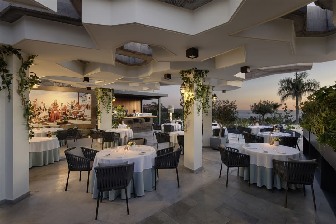 Gastro Royal Hideaway Corales Suites