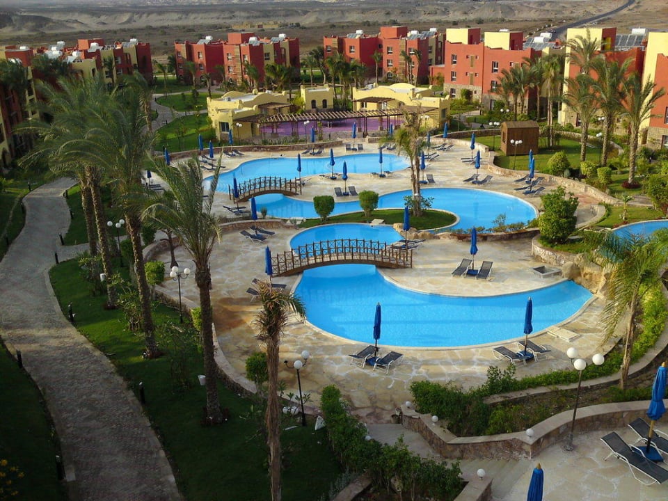 Blick auf den Innenbereich SUNRISE Cardina Resort