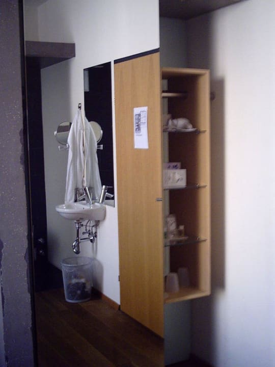 Kleiderschrank mit Regal Seehotel Litz