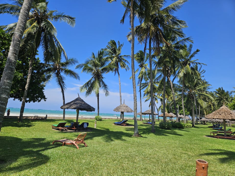 Gartenanlage Neptune Village Beach Resort & Spa