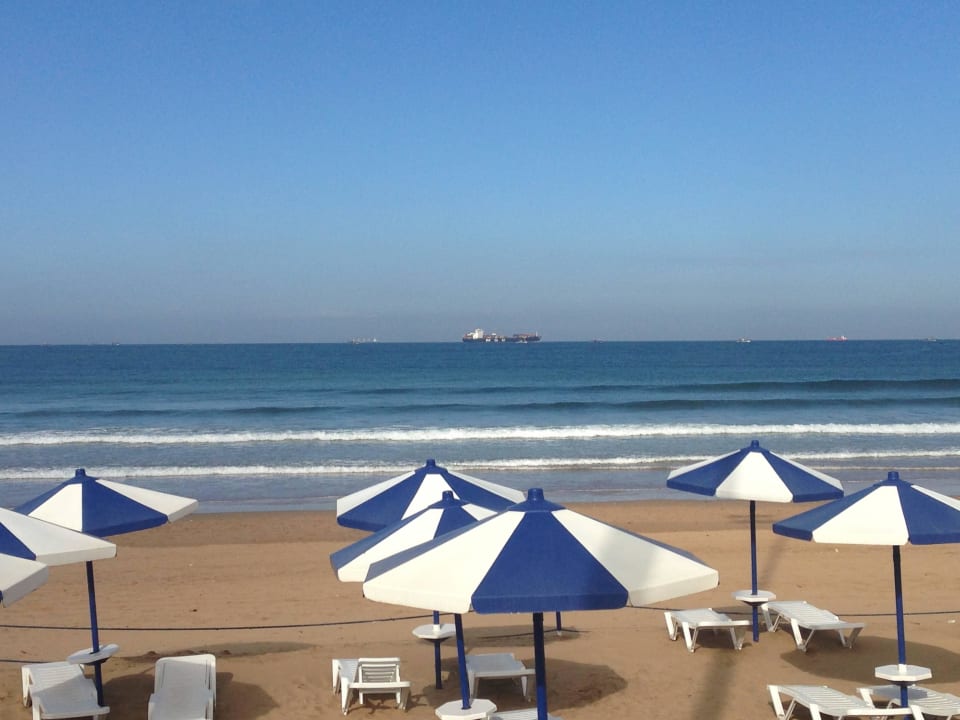 Blick auf Hotelstrand von Promenade Dunes D'or Ocean Club