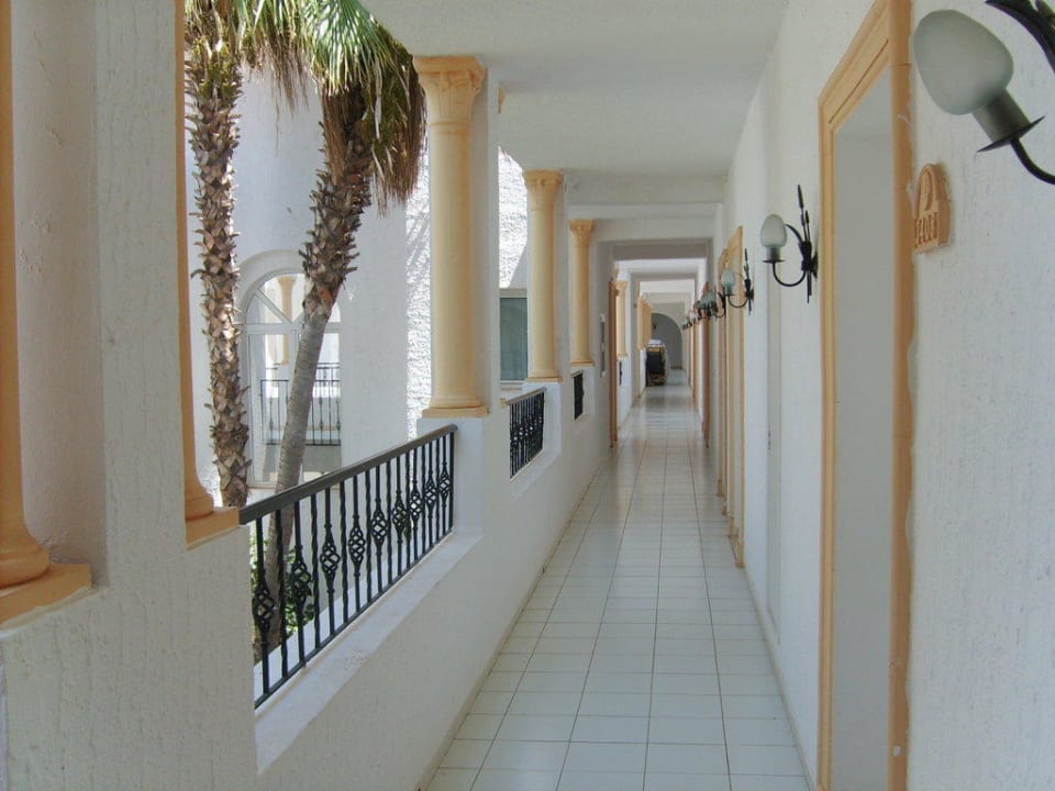 Flur zu den Zimmern Hotel Nesrine