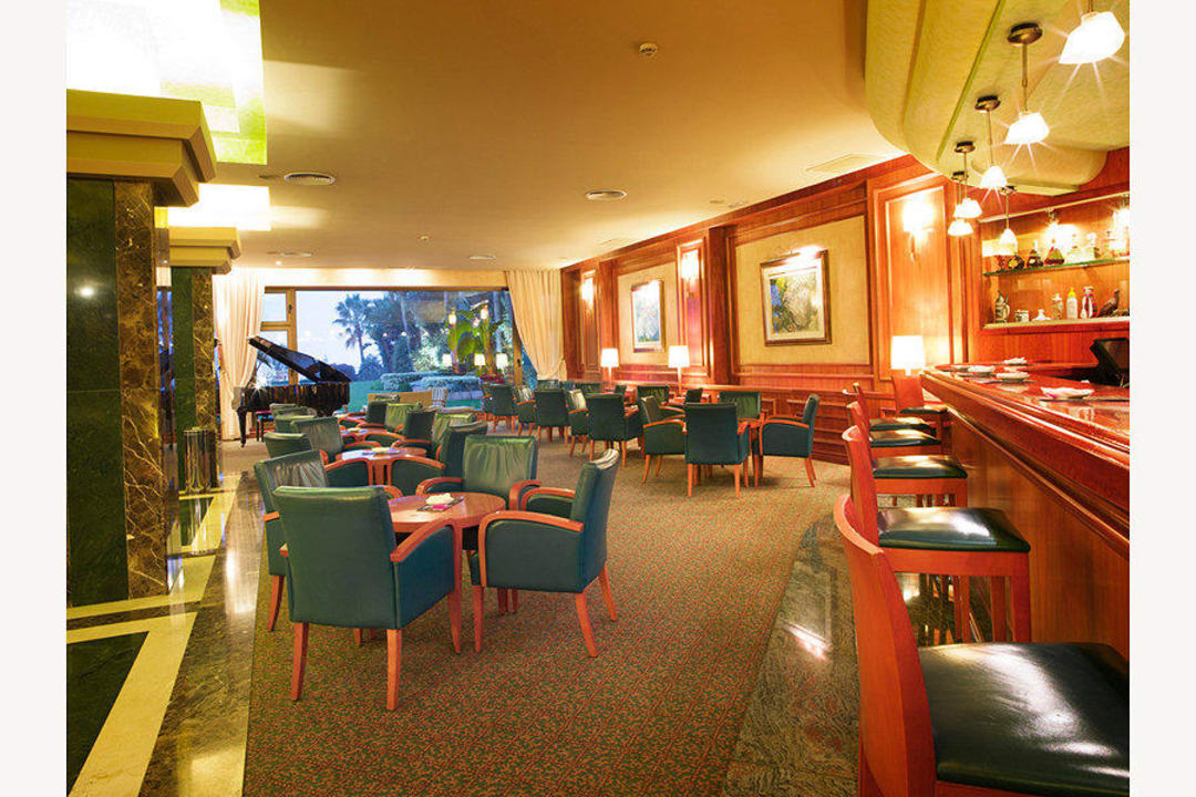 Lobby Bar Hotel MS Amaragua