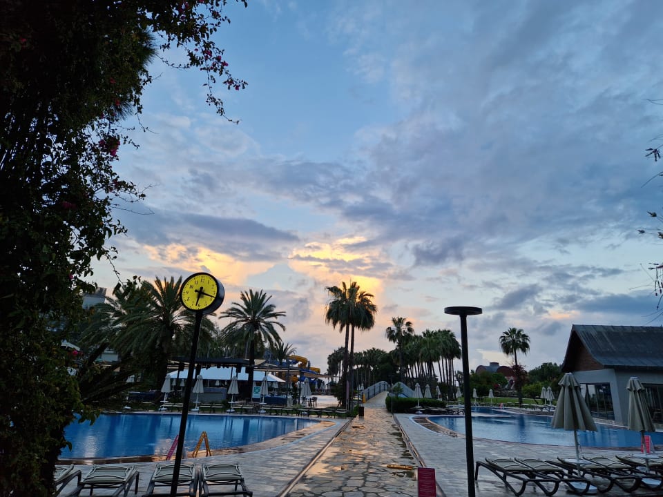 Pool Arum Barut Collection