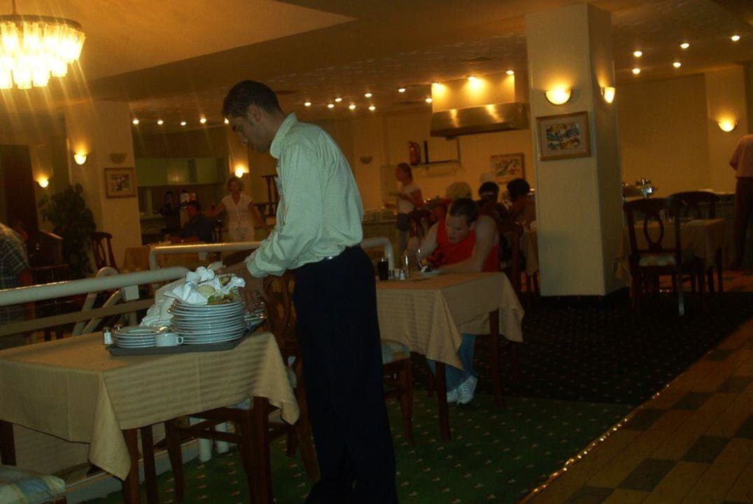 beim abendessen Beach Albatros Resort