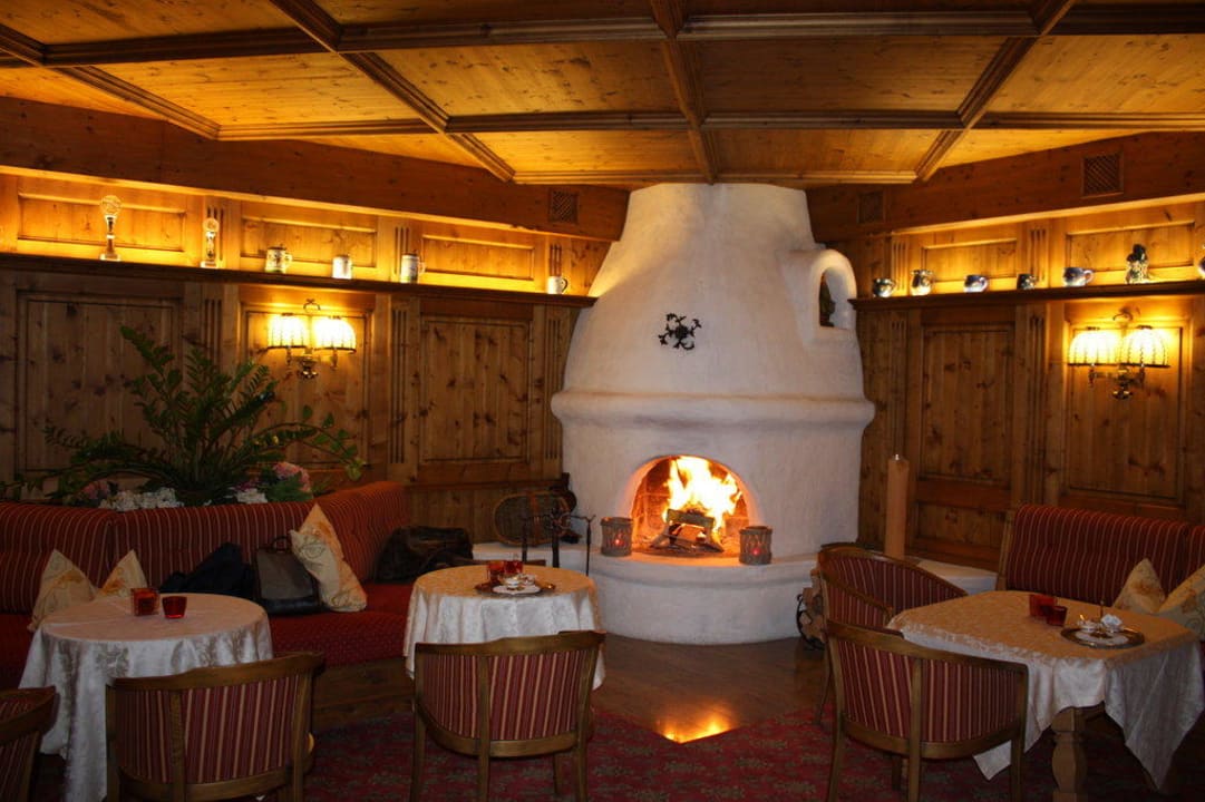 Watzmannbar mit offenem Kamin Wellnesshotel Zechmeisterlehen
