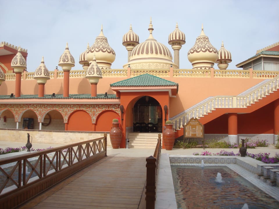 Der Weg zur Arena Pickalbatros Alf Leila Wa Leila Resort - Neverland Hurghada