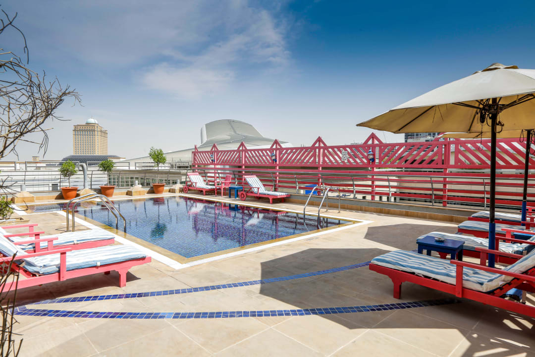 Pool MENA ApartHotel Albarsha