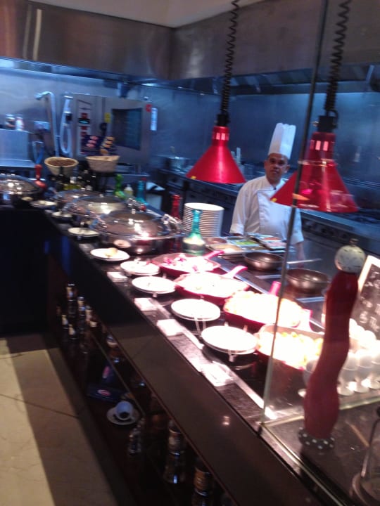 Frühstück Crowne Plaza Jumeirah Dubai