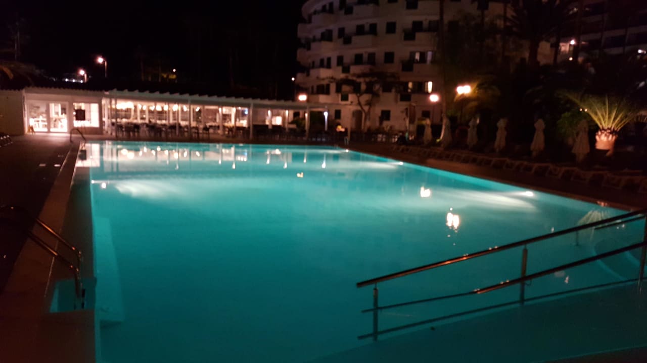 Pool and restaurant  Servatur Playa Bonita