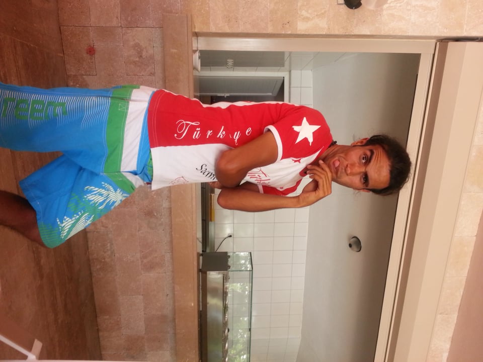 Katastroph Leon  Seaden Corolla Hotel