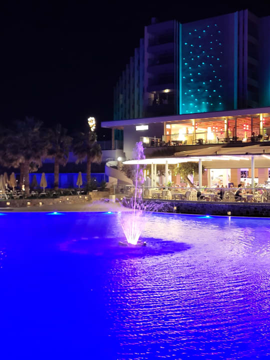 Pool Arina Beach Resort