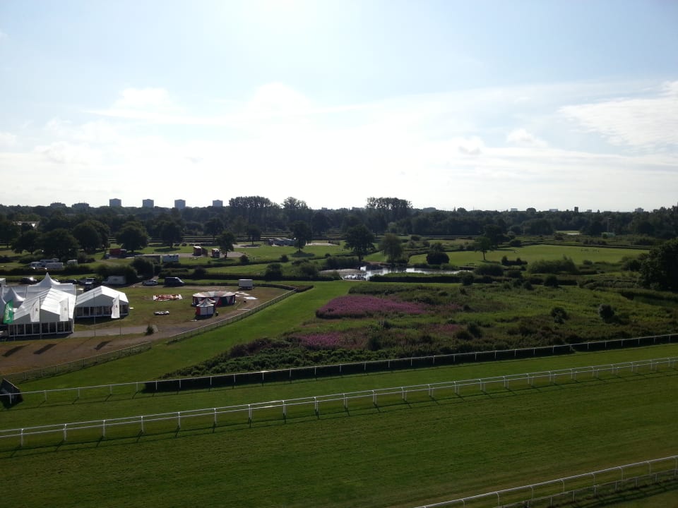 Ausblick NH Hamburg Horner Rennbahn