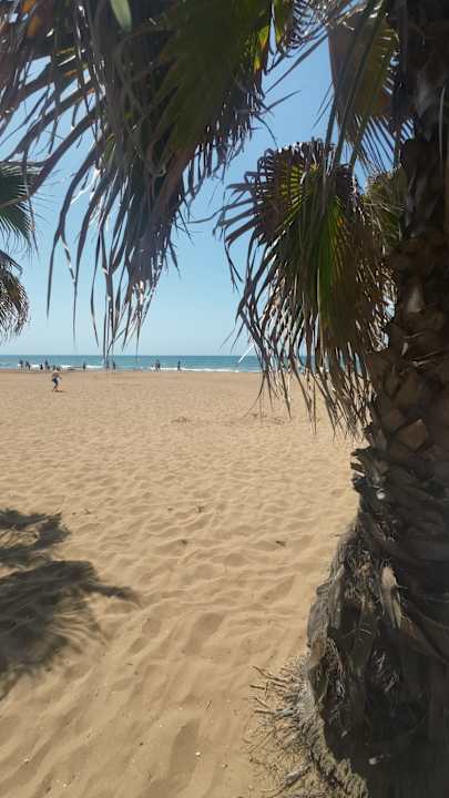 Strand Club Grand Side