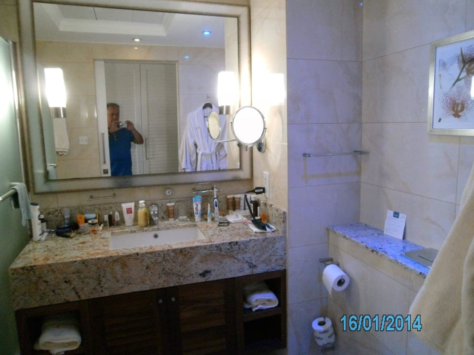 Badezimmer Alexander The Great Beach Hotel