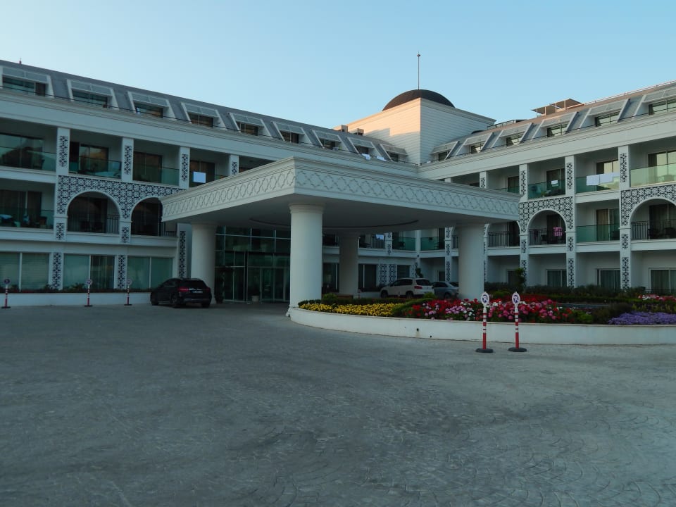 Eingang Karmir Resort & Spa