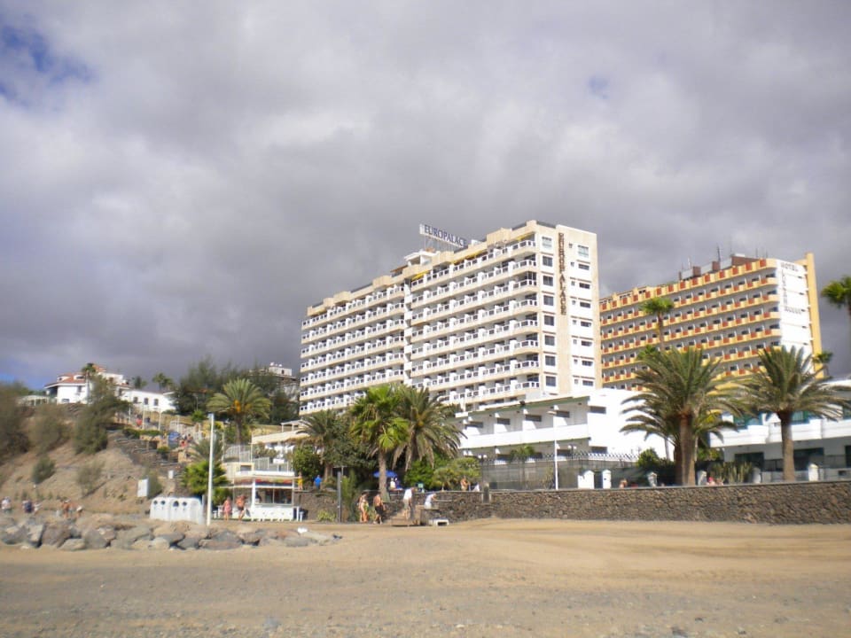 Hotel vom Strand gesehen Hotel Europalace