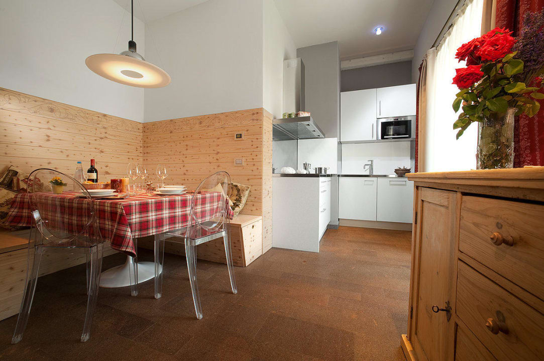 Suite Apartment zona pranzo Residence Antares