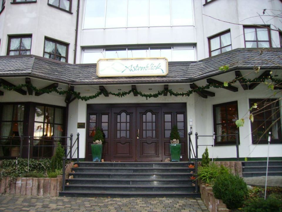 Eingang Hotel Astenblick Hotel Liebesglück