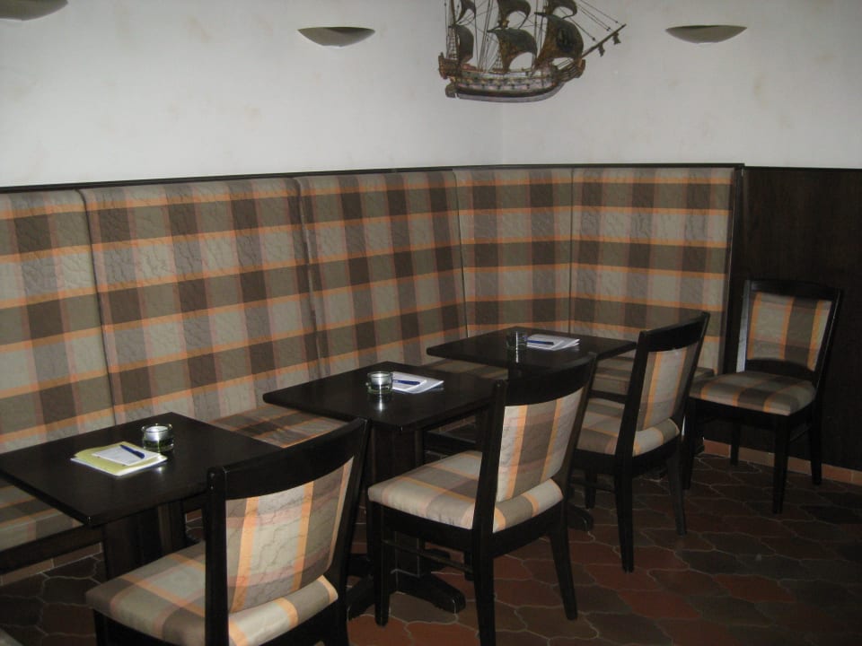 Sitzgelegenheit in der Bar Hotel Flörke