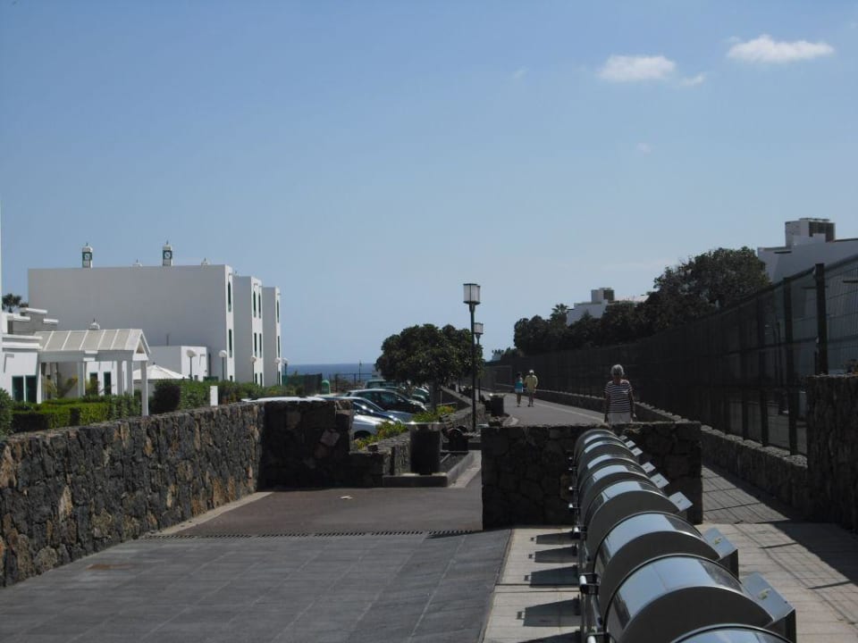 Weg zum Strand allsun App.-Hotel Albatros