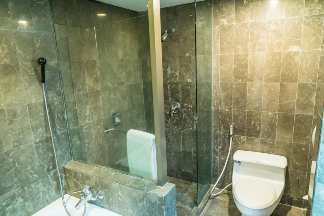 Dusche mit Überflutungsgarantie Hotel Aryaduta Jarkarta