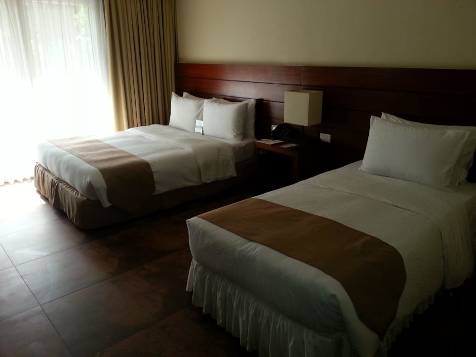 1 Hotel Sheridan Beach Resort