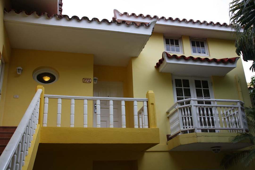 Eingang  Hotel Comodore