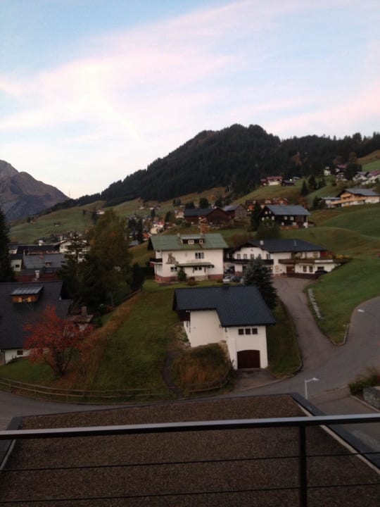 Blick vom Balkon zum Heuberg A-ROSA Ifen Hotel Kleinwalsertal